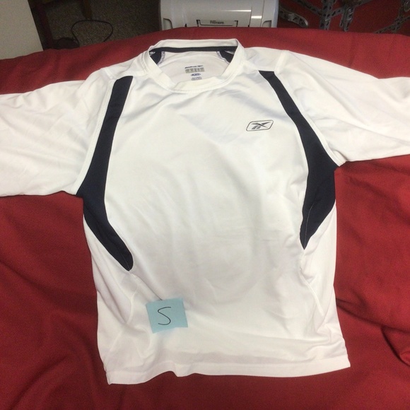 REEBOK  tshirt - Picture 1 of 1